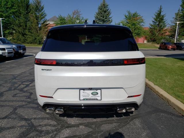 Photo of 2025 Ostuni Pearl White Land Rover Range Rover Sport