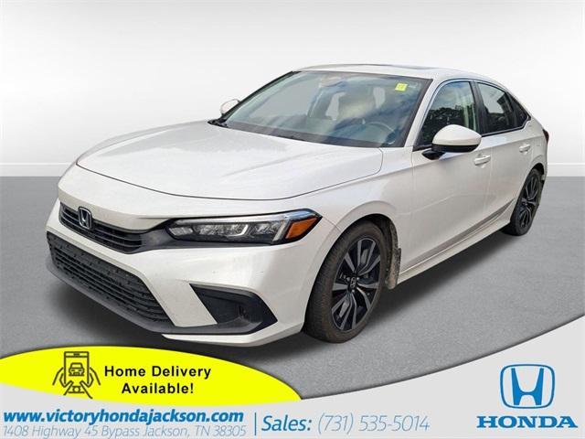 Photo of 2022 White Honda Civic