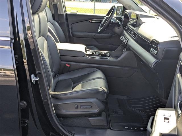 Photo of 2023 Crystal Black Pearl Honda Pilot