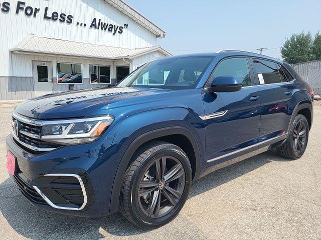 Photo of 2021 Deep Black Pearl Volkswagen Atlas Cross Sport
