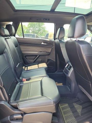 Photo of 2021 Deep Black Pearl Volkswagen Atlas Cross Sport