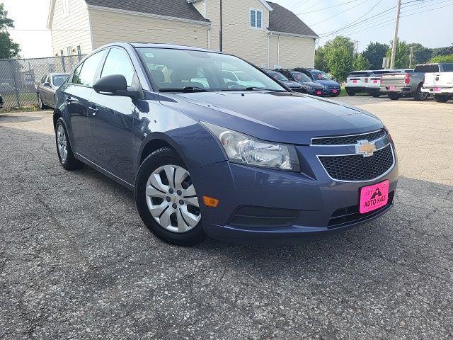 Photo of 2013 Blue Chevrolet Cruze