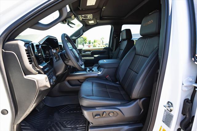 Photo of 2025 Summit White Chevrolet Silverado 3500