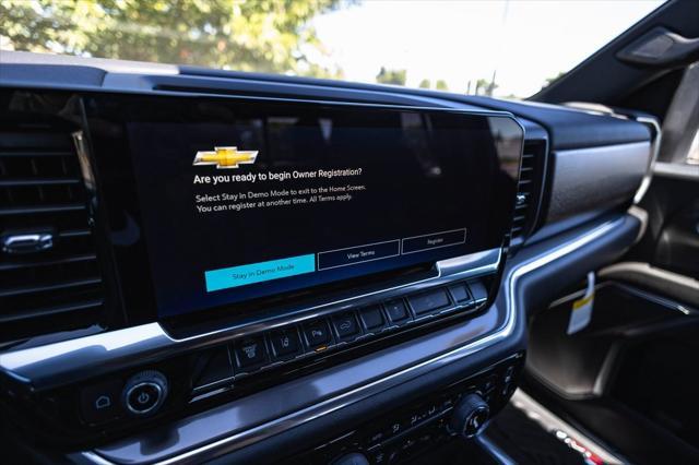 Photo of 2025 Summit White Chevrolet Silverado 3500