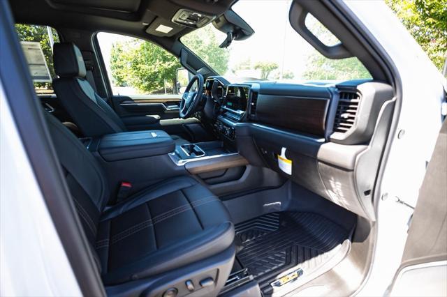 Photo of 2025 Summit White Chevrolet Silverado 3500