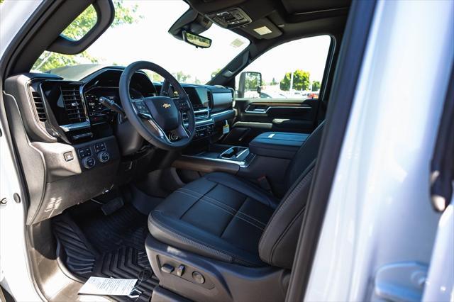 Photo of 2025 Summit White Chevrolet Silverado 3500