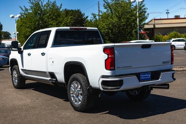 Photo of 2025 Summit White Chevrolet Silverado 3500