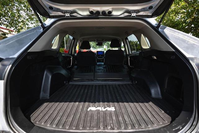Photo of 2023 Silver Sky Metallic Toyota RAV4 Hybrid