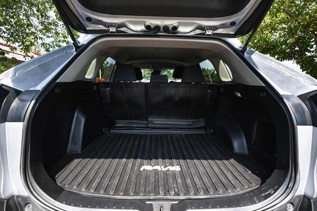 Photo of 2023 Silver Sky Metallic Toyota RAV4 Hybrid
