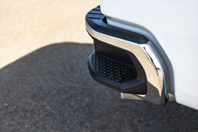 Photo of 2025 Summit White Chevrolet Silverado 3500