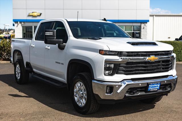 Photo of 2025 Summit White Chevrolet Silverado 3500