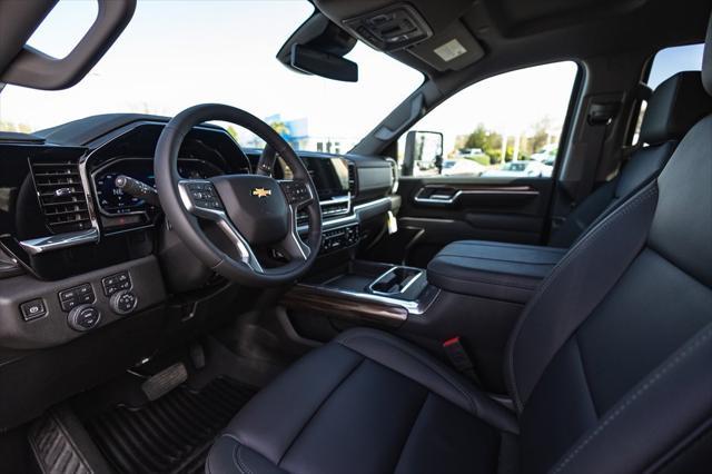 Photo of 2025 Summit White Chevrolet Silverado 3500