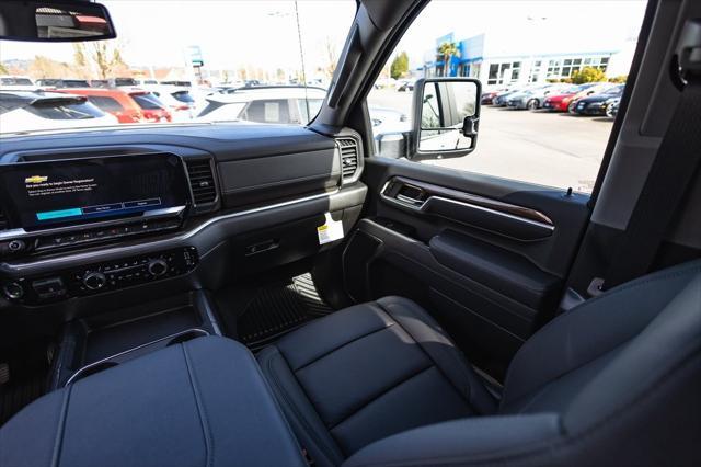 Photo of 2025 Summit White Chevrolet Silverado 3500