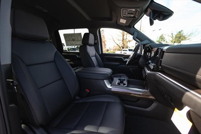 Photo of 2025 Summit White Chevrolet Silverado 3500