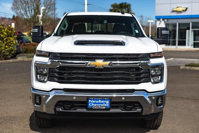 Photo of 2025 Summit White Chevrolet Silverado 3500