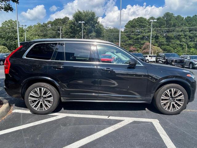 Photo of 2022 White Volvo XC90