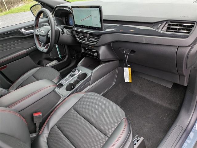 Photo of 2025 Vapor Blue Ford Escape