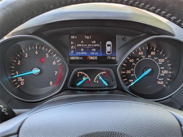 Photo of 2019 Oxford White Ford Escape
