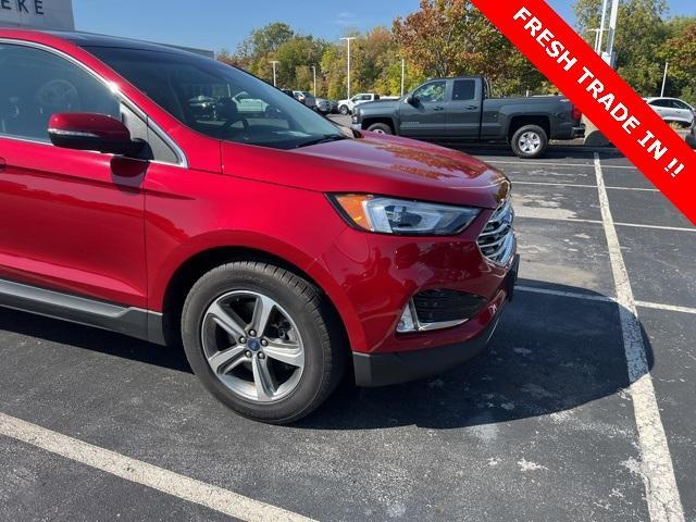 Photo of 2020 Red Ford Edge