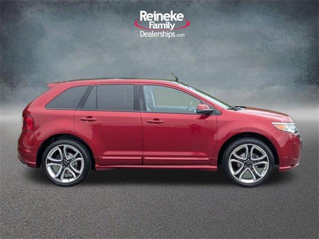 Photo of 2013 Ruby Red Metallic Ford Edge