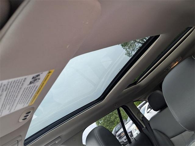 Photo of 2013 Ruby Red Metallic Ford Edge