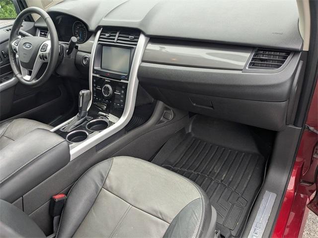 Photo of 2013 Ruby Red Metallic Ford Edge