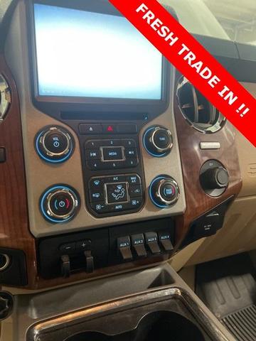 Photo of 2015 White Platinum Clearcoat Metallic Ford F-350