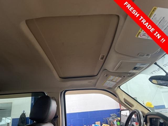 Photo of 2015 White Platinum Clearcoat Metallic Ford F-350