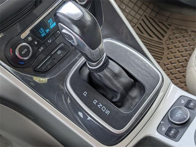 Photo of 2013 White Platinum Ford Escape