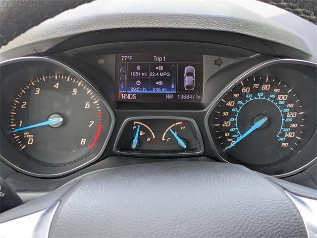 Photo of 2013 White Platinum Ford Escape