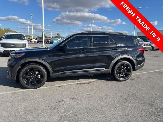 Photo of 2023 Agate Black Metallic Ford Explorer