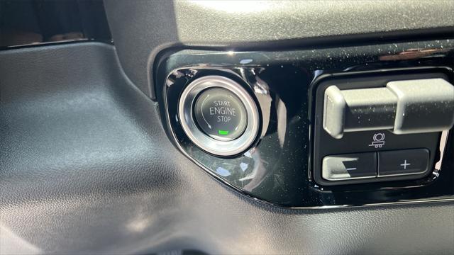 Photo of 2025 Summit White Chevrolet Silverado 1500
