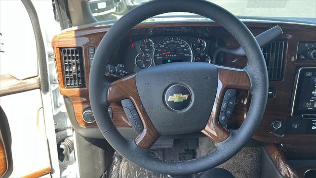 Photo of 2025 Summit White Chevrolet Express 2500