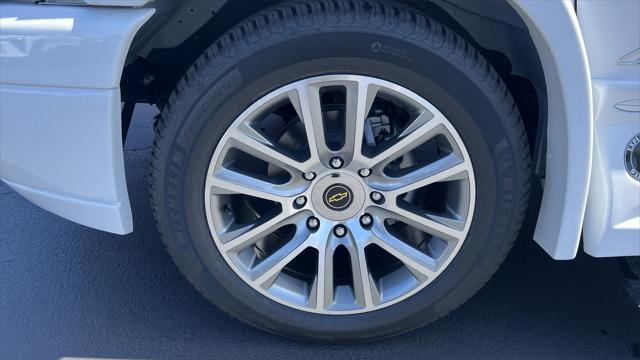 Photo of 2025 Summit White Chevrolet Express 2500