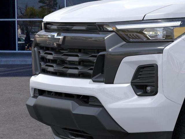 Photo of 2025 Summit White Chevrolet Colorado