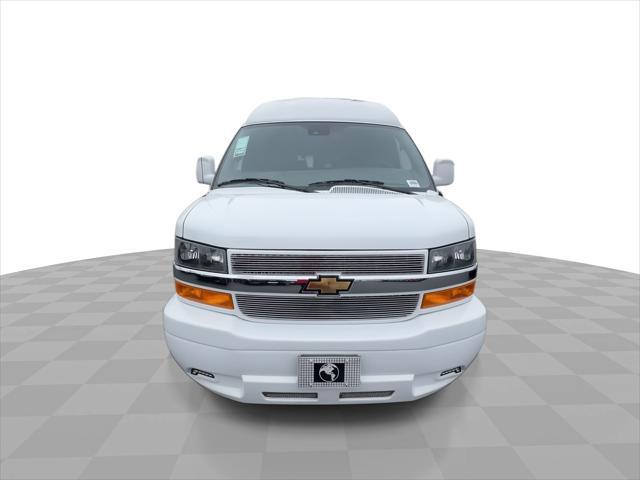 Photo of 2025 Summit White Chevrolet Express 2500