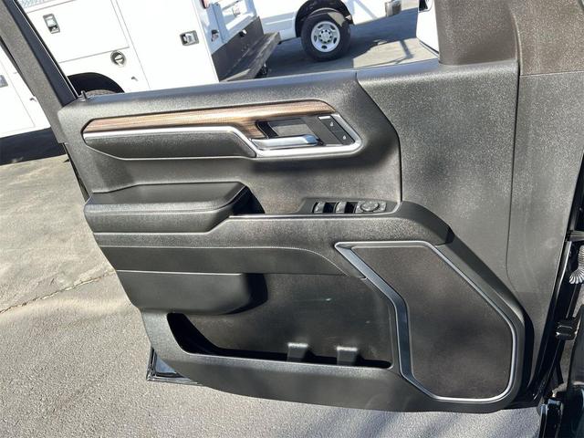 Photo of 2023 Black Chevrolet Silverado 1500