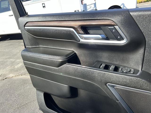 Photo of 2023 Black Chevrolet Silverado 1500