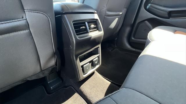 Photo of 2018 Ingot Silver Ford Edge