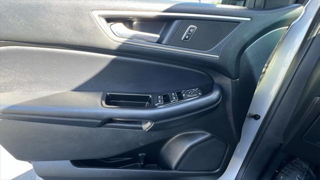 Photo of 2018 Ingot Silver Ford Edge
