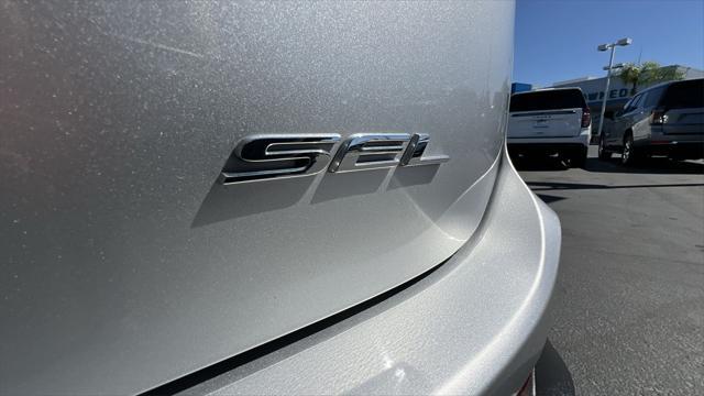 Photo of 2018 Ingot Silver Ford Edge