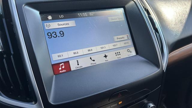 Photo of 2018 Ingot Silver Ford Edge