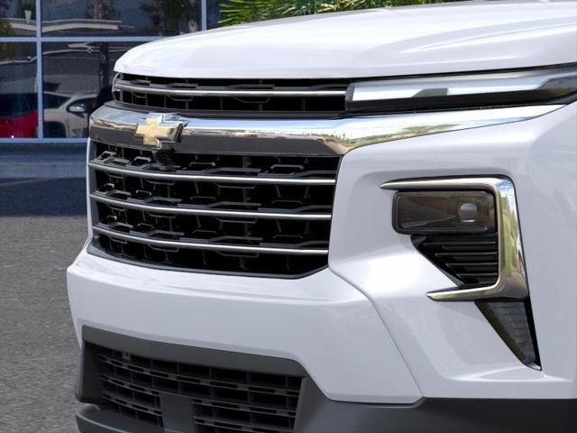 Photo of 2025 Summit White Chevrolet Traverse