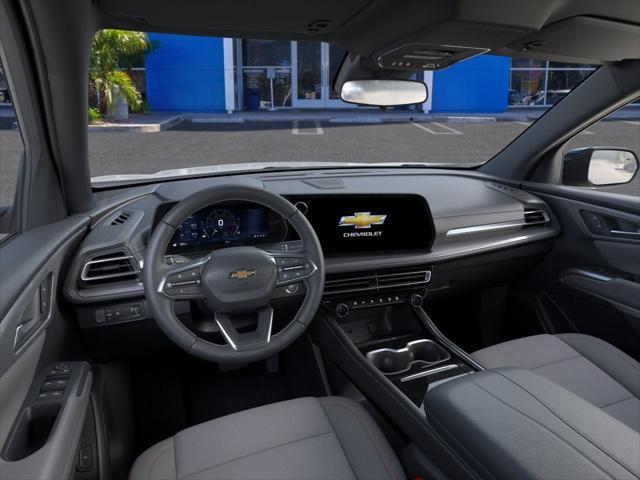 Photo of 2025 Summit White Chevrolet Traverse
