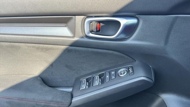 Photo of 2025 Black Honda Civic Type R
