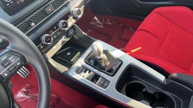 Photo of 2025 Black Honda Civic Type R