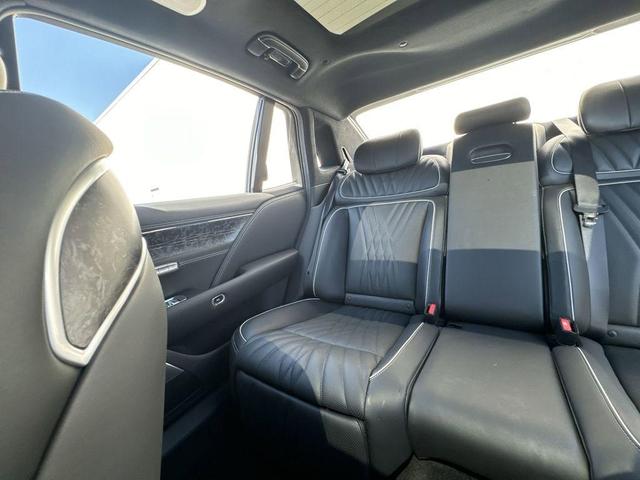 Photo of 2024 Makalu Gray Genesis G90