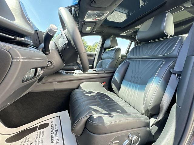Photo of 2024 Makalu Gray Genesis G90