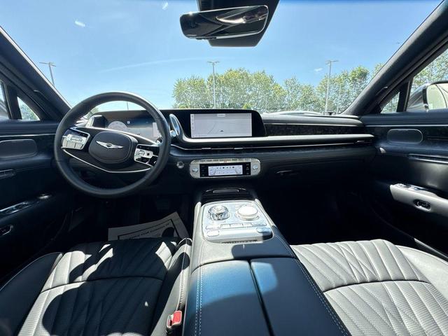 Photo of 2024 Makalu Gray Genesis G90