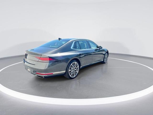 Photo of 2024 Makalu Gray Genesis G90